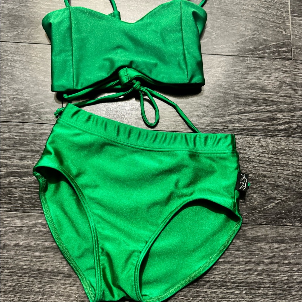 Tiger Friday radiance green set